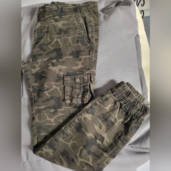 Camo Slim Fit Cargo Pants - Picture 1 of 5